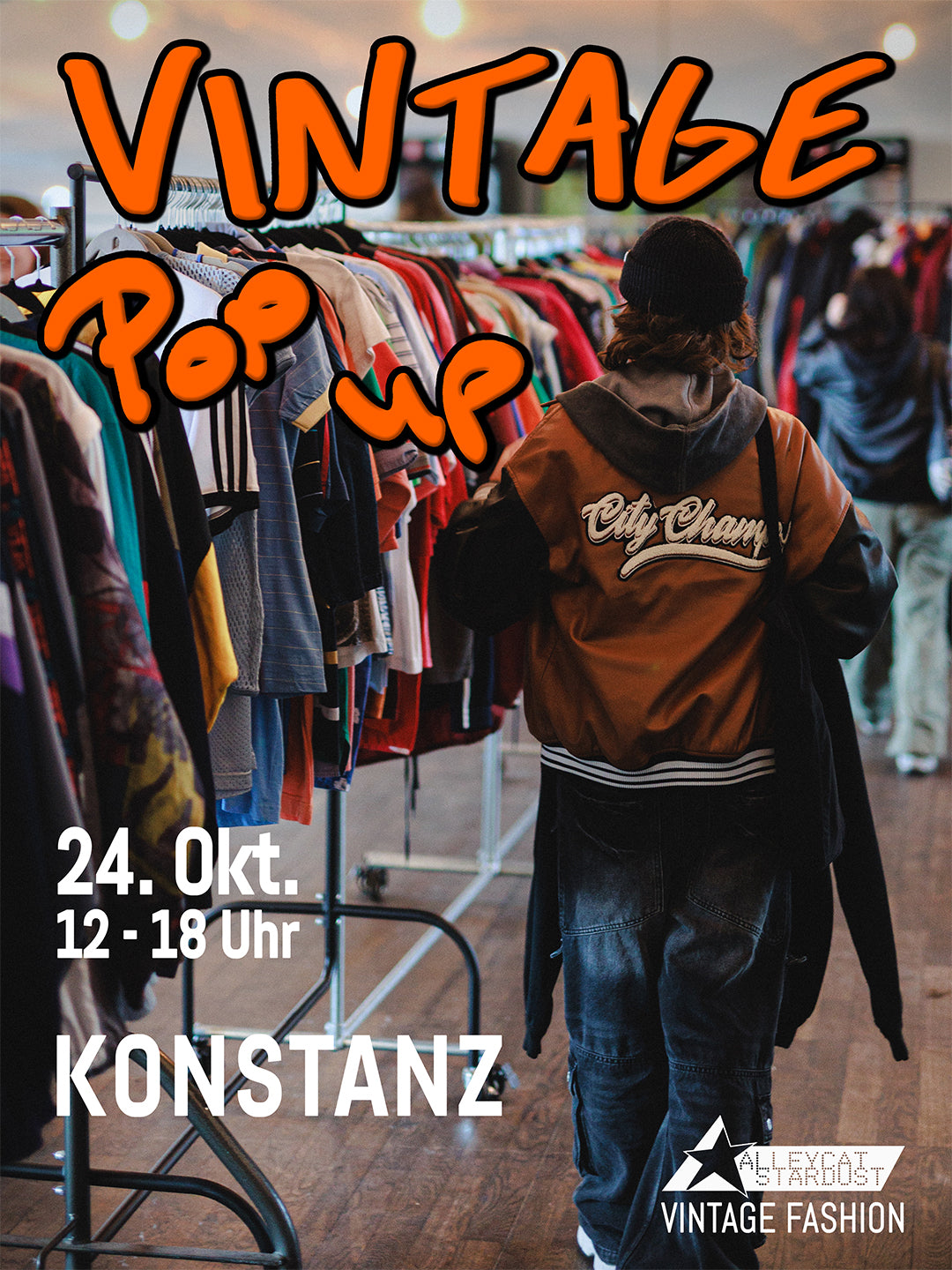 Flyer zum Vintage-Pop-up von Alleycat Stardust in Konstanz am 24. Oktober 2026, 12–18 Uhr. Im Hintergrund stöbert eine Person zwischen Kleiderständern.
