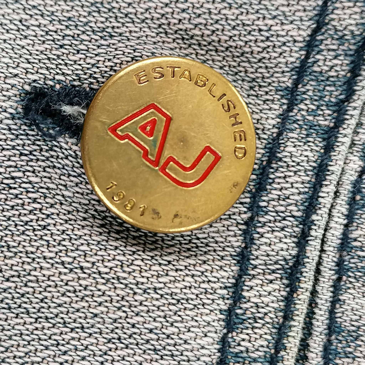 Vintage 90s Jeans Jacket der Designer Marke Armani Jeans in Grösse M Detailbild