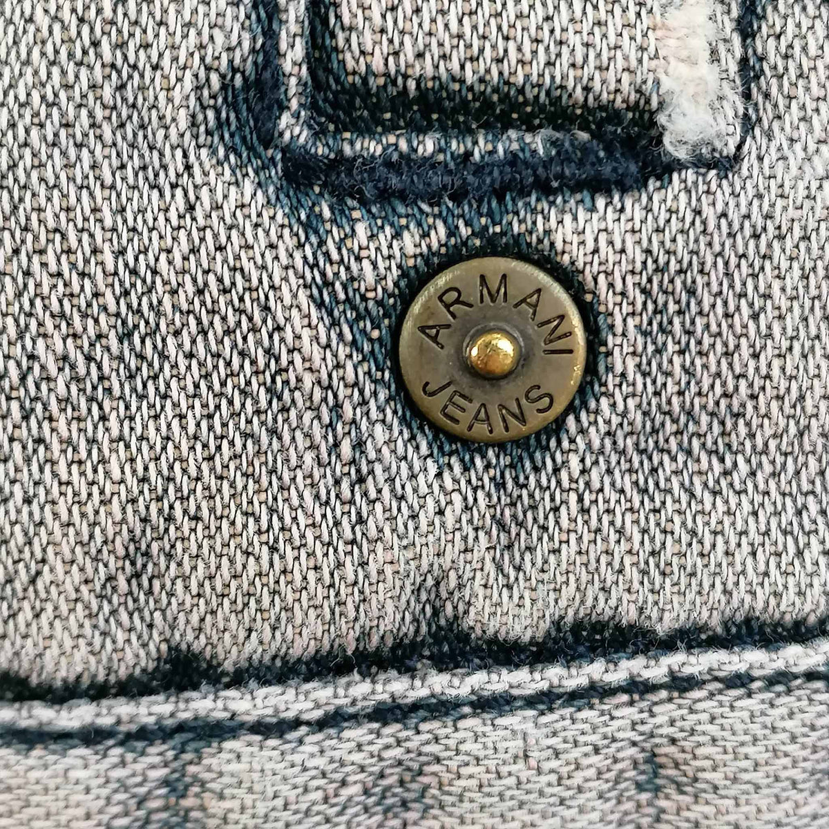 Vintage 90s Jeans Jacket der Designer Marke Armani Jeans in Grösse M Detailbild