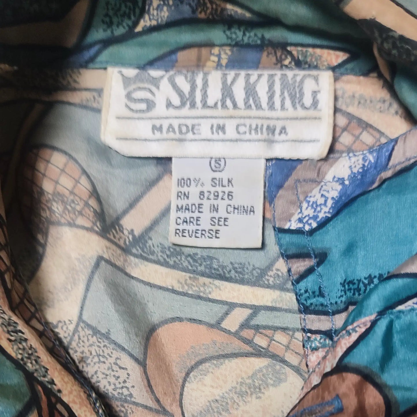 Vintage 90s Silk King Kurzarmhemd aus 100% Seide – Detailansicht