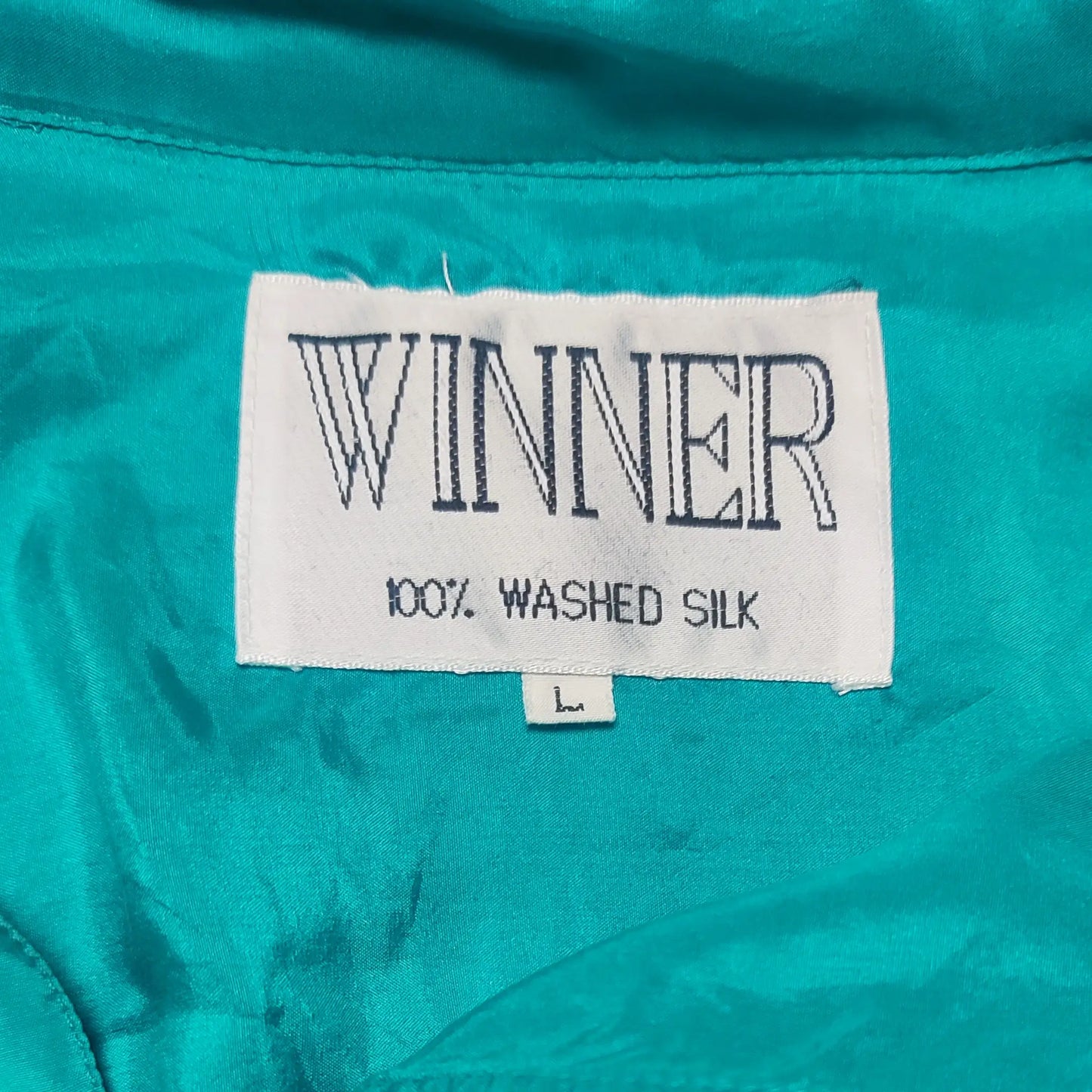 Vintage 90s Winner Kurzarmhemd aus 100% Seide in Türkis – Detailansicht